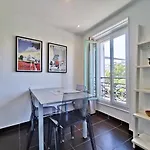 Les jardins de la coulée verte by Booking Guys