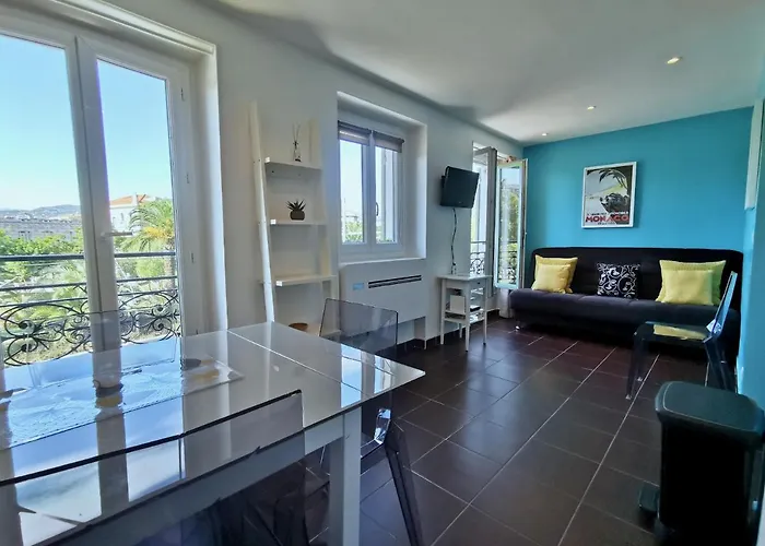 Les Jardins De La Coulee Verte By Booking Guys